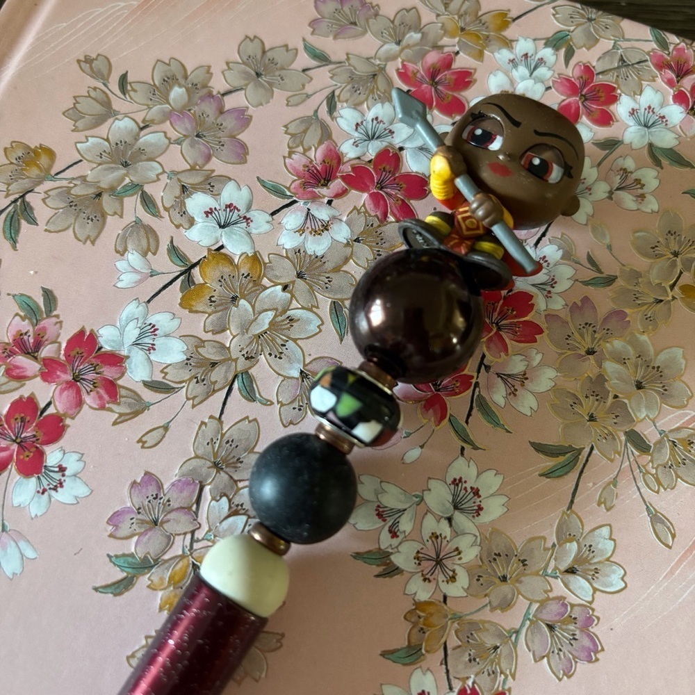 Marvel Doorables: Black Panther: Okoye handmade beaded pen